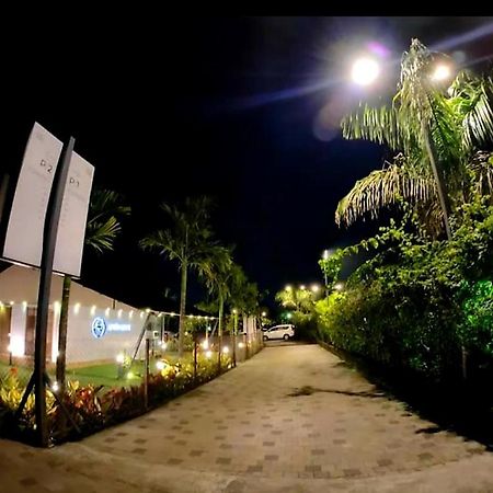 The Democracy Hotel & Resorts Nashik Exterior foto