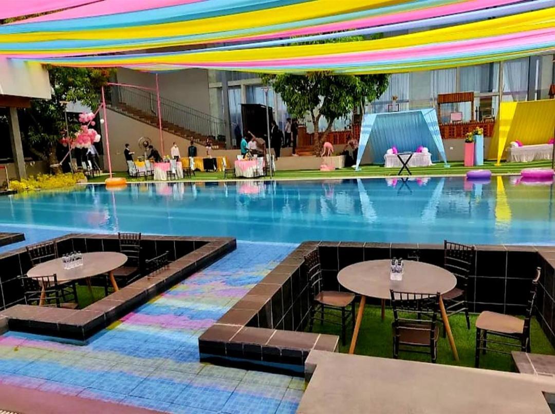 The Democracy Hotel & Resorts Nashik Exterior foto